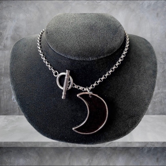 Dark heaven Jewelry - Dark Red resin & glitter crecent moon steel choker